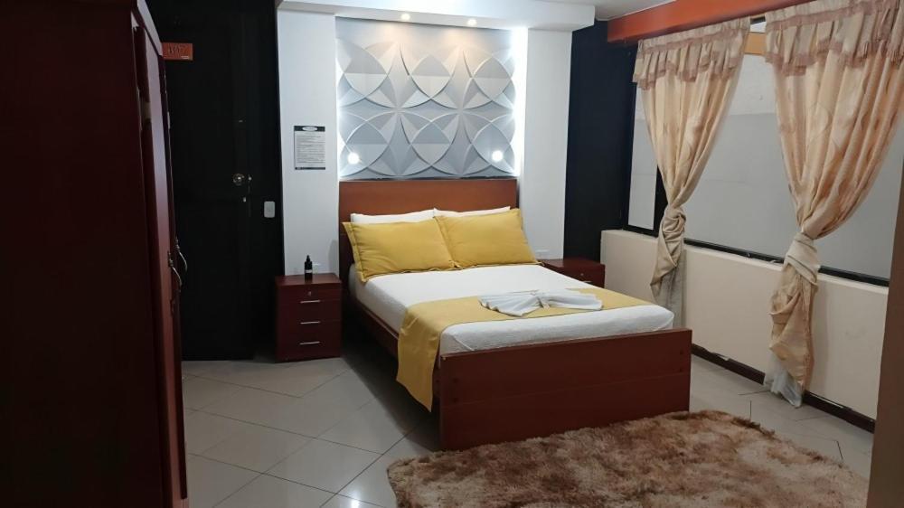 Hotel Miraflores Ибарра Экстерьер фото
