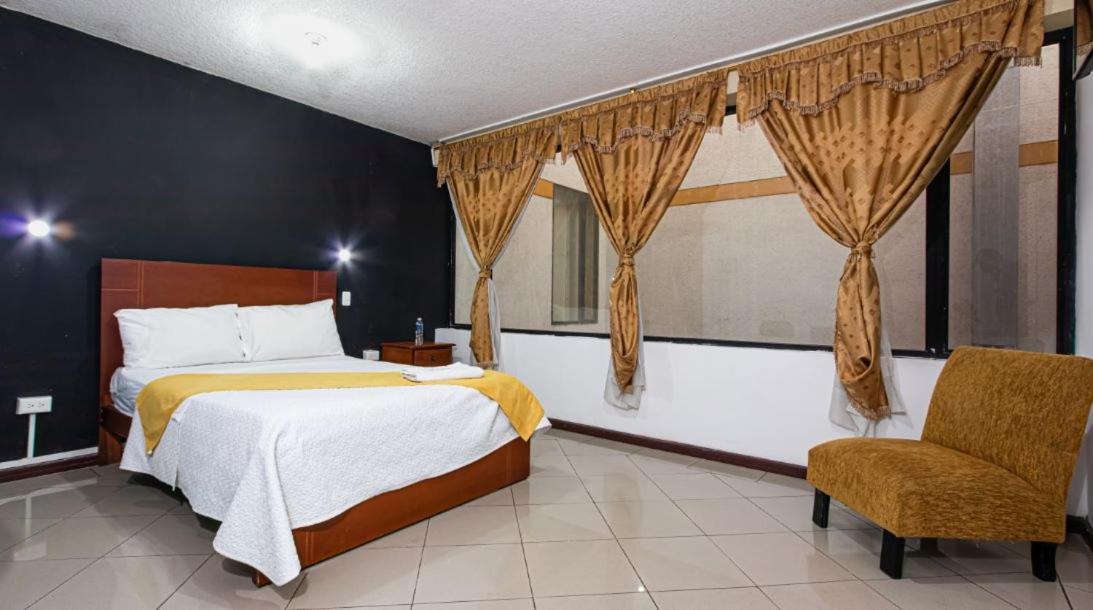 Hotel Miraflores Ибарра Экстерьер фото