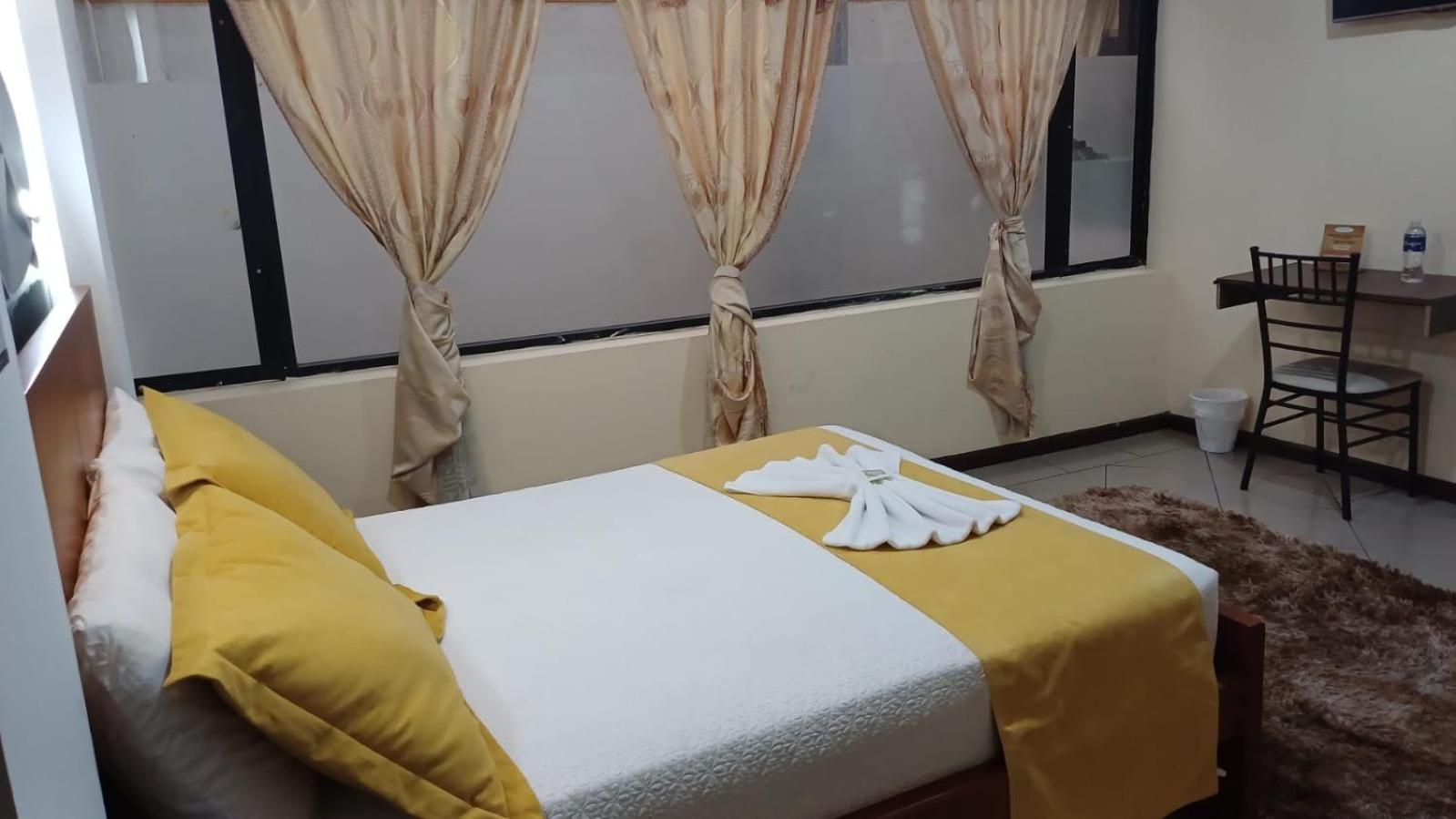 Hotel Miraflores Ибарра Экстерьер фото